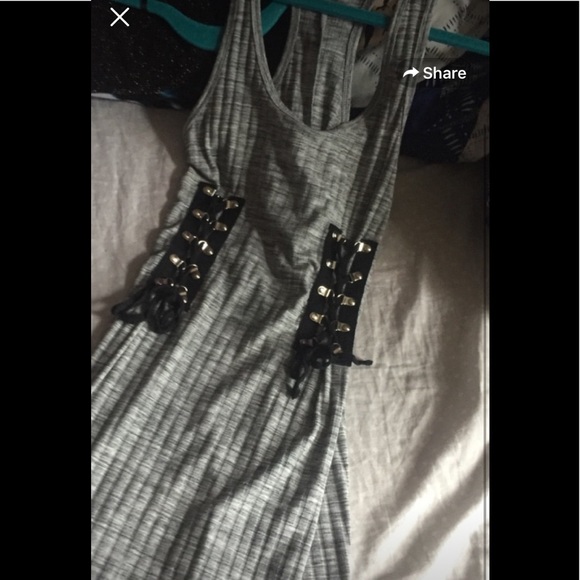 Dresses - Picture 7 of 8